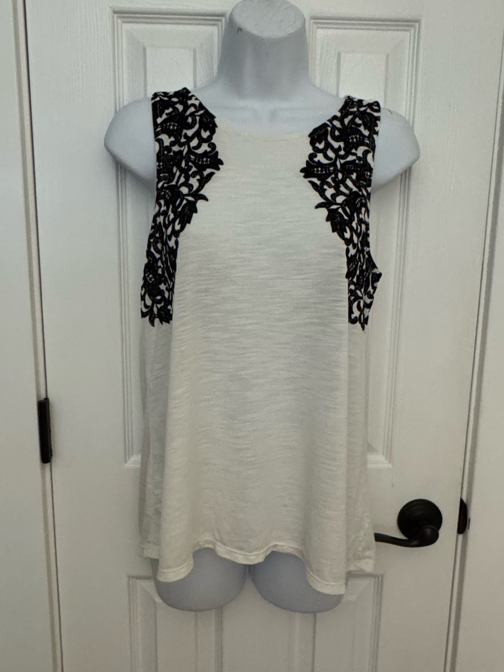 American Eagle Outfitters Cream Tank with Black Lace Shoulders